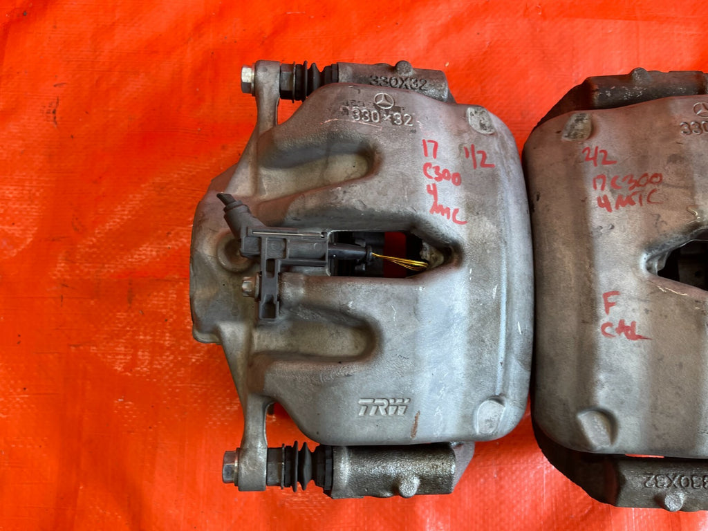 15 19 MERCEDES BENZ C300   FRONT BRAKE CALIPER SET CALIPERS   NON SPORT PKG OEM5