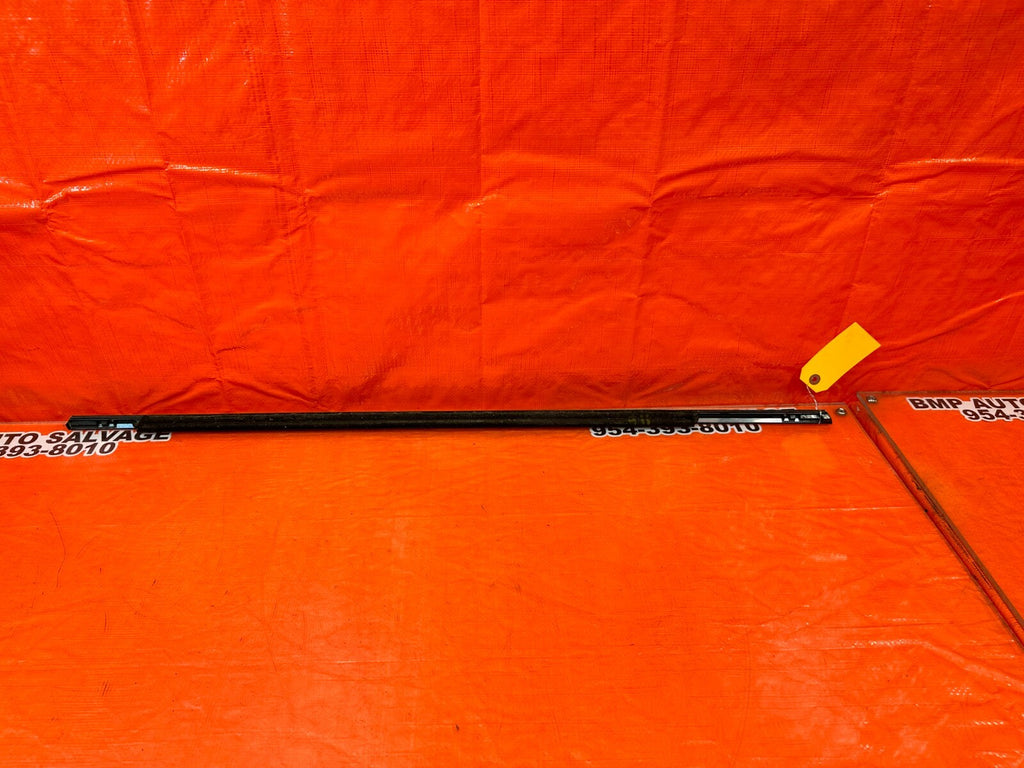 2010 10 INFINITI FX35   PASSENGER RIGHT REAR DOOR GLASS WINDOW TRIM   OEM #1169