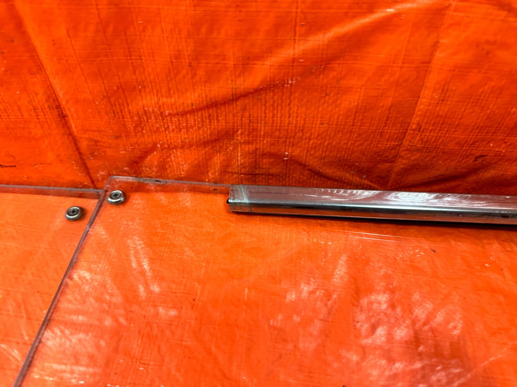 04 08 ACURA TSX   PASSENGER RIGHT FRONT EXTERIOR GLASS TRIM   OEM FACTORY #2915
