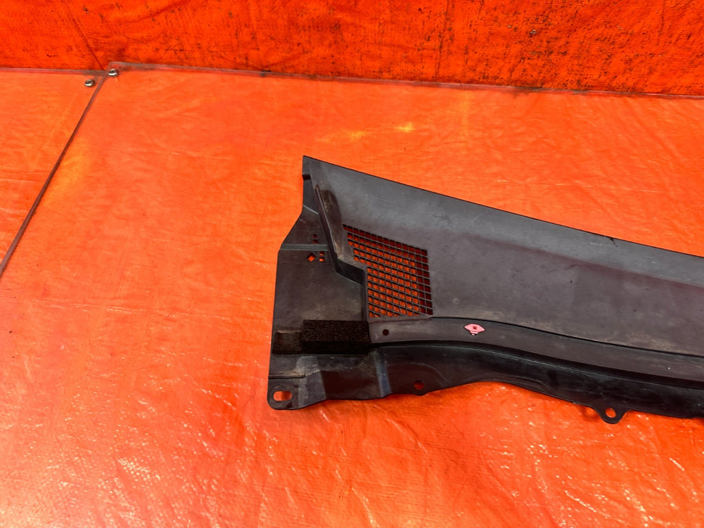 08 15 INFINITI G37 & Q60    2D COUPE   PASSENGER RIGHT WIPER COWL TRIM OEM #3296