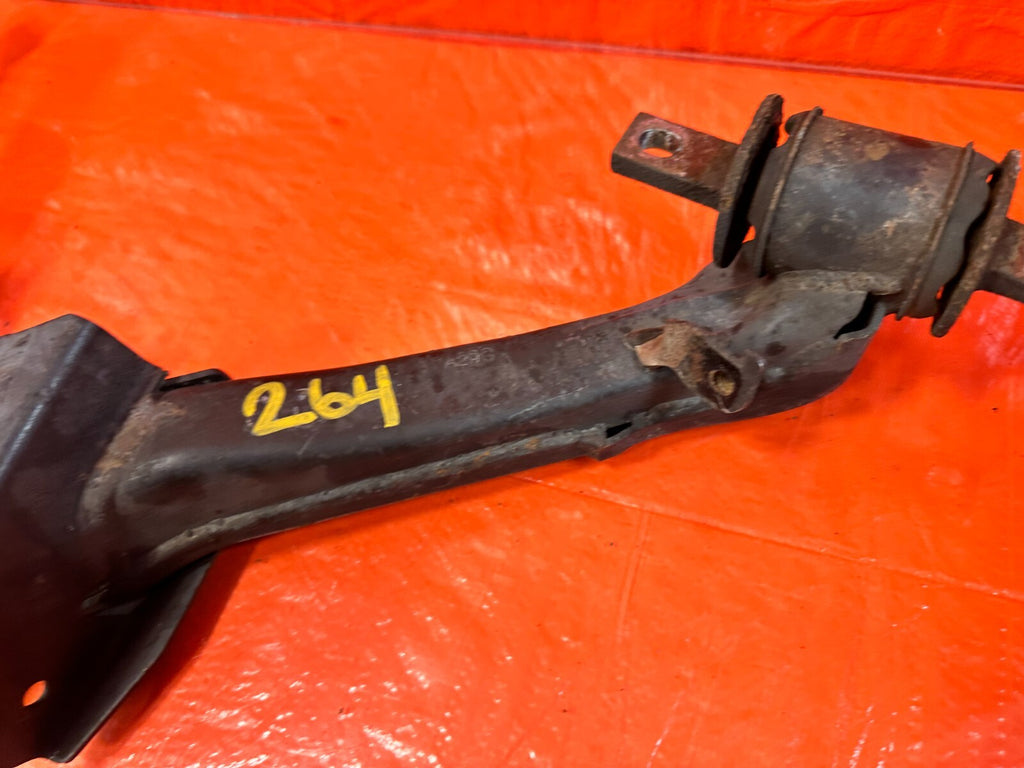 06 11 HONDA CIVIC SI   PASSENGER RIGHT REAR LOWER CONTROL TRAILING ARM   OEM 2642