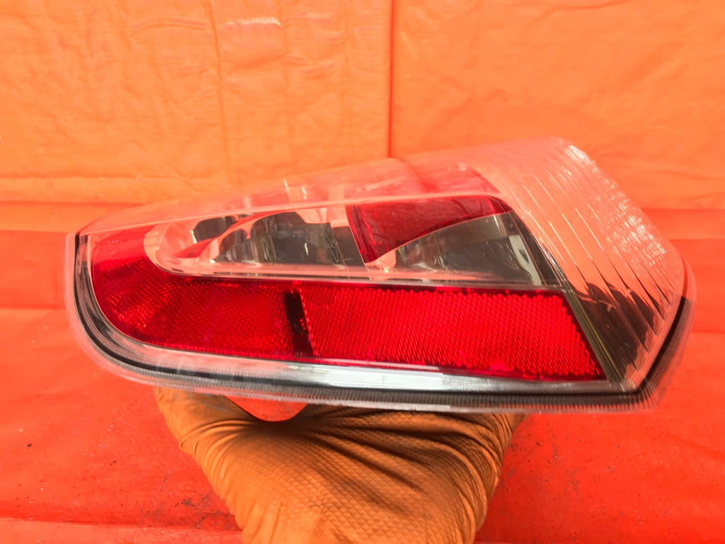 OEM 2010 2011 2012 NISSAN SENTRA PASSENGER RIGHT OUTER TAIL LIGHT LAMP 10 11 125