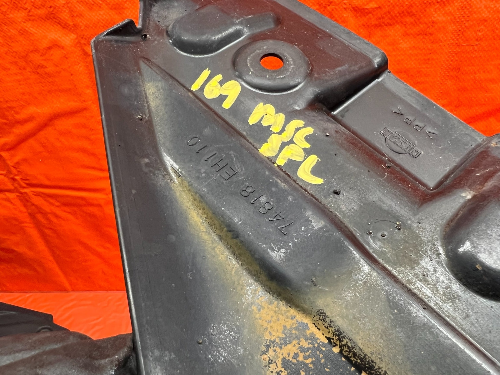08 10 INFINITI G37 2D COUPE   SPLASH SHIELD REAR UNDER COVER RIGHT   OEM #16910