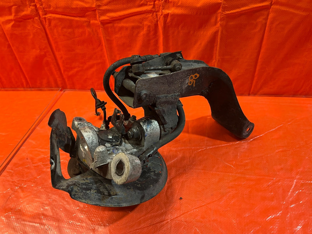 90 91 NISSAN 300ZX   PASSENGER RIGHT FRONT SPINDLE KNUCKLE HUB   W/ ABS WIRE OEM7