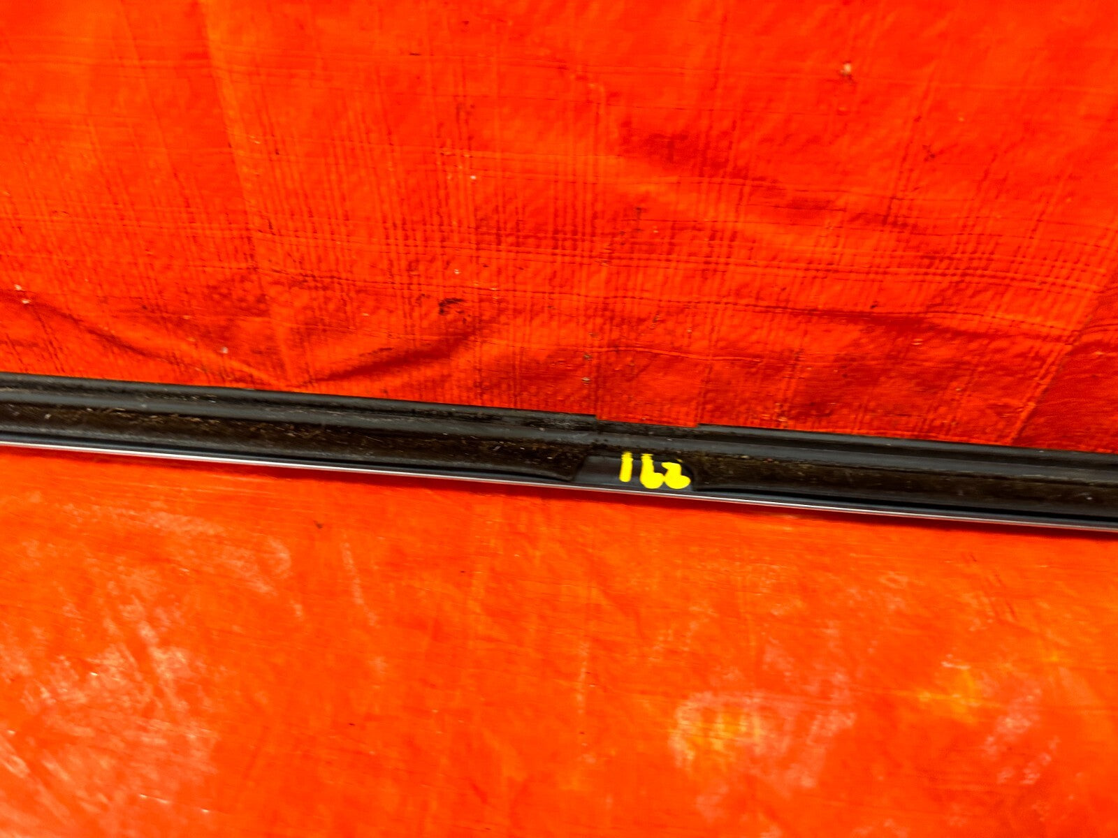 04 08 ACURA TSX   RIGHT REAR EXTERIOR WINDOW GLASS TRIM   OEM FACTORY #2918
