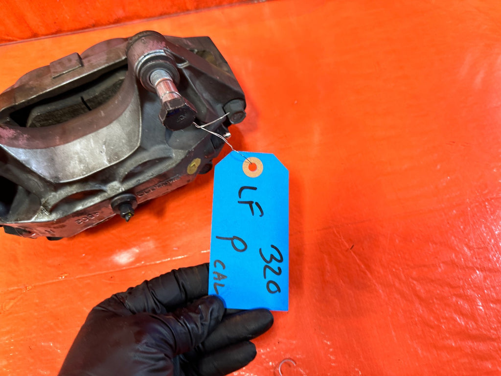 08 15 G37 Q60 14 23 Q50 SPORT   AKEBONO   DRIVER LEFT FRONT CALIPER OEM 3208