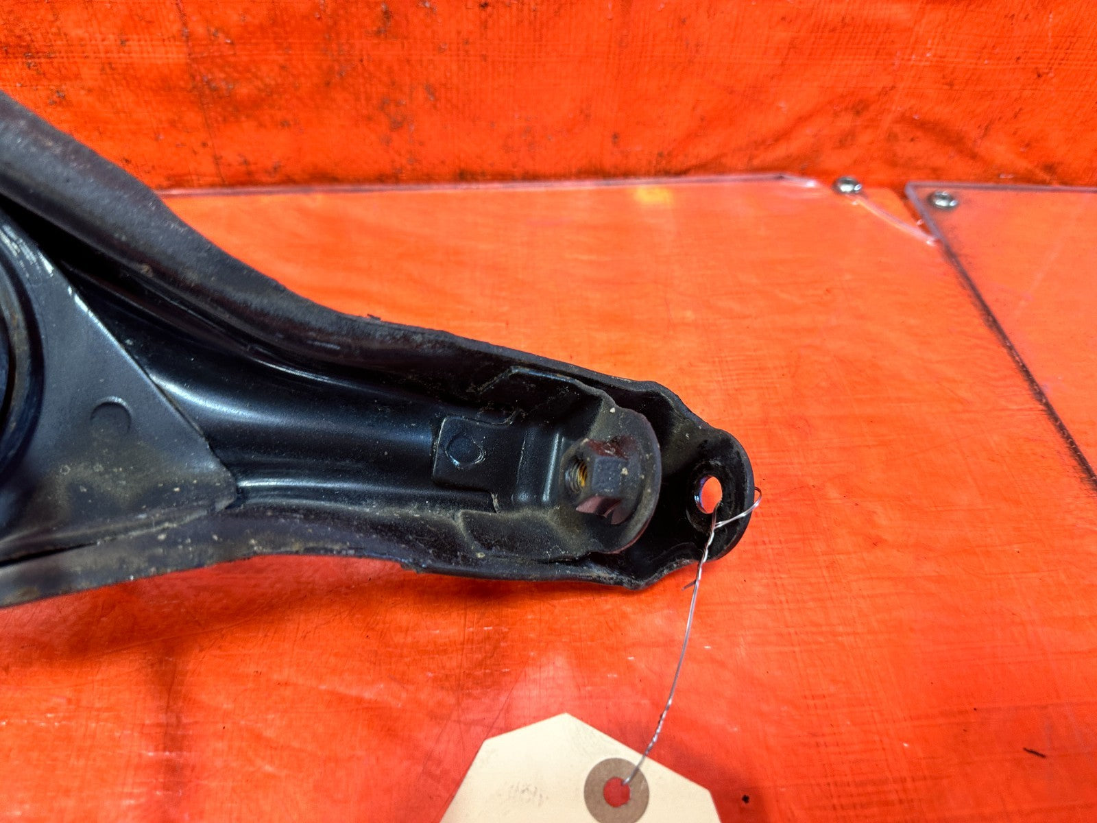 90 91 HONDA CIVIC HATCHBACK   PASSENGER RIGHT REAR TRAILING ARM LOWER ARM   3258