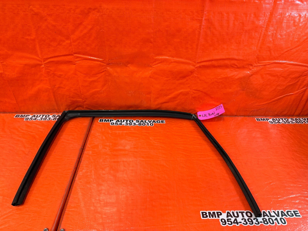 04 08 ACURA TSX   DRIVER LEFT REAR WINDOW GLASS RUN CHANNEL   OEM #2550