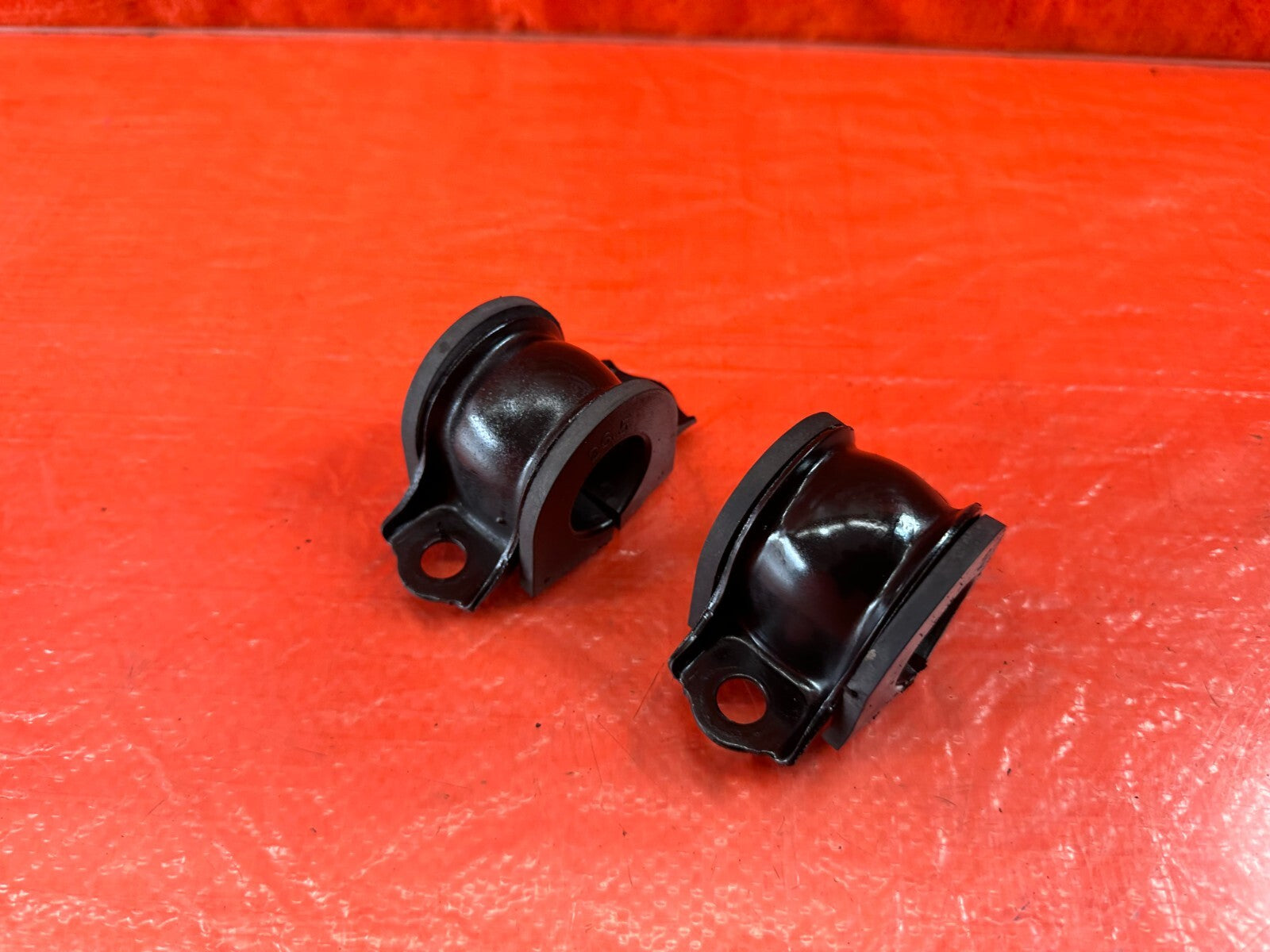 04 07 HONDA S2000   FRONT SWAY STABILIZER BAR BUSHINGS AND BRACKETS   OEM #1979