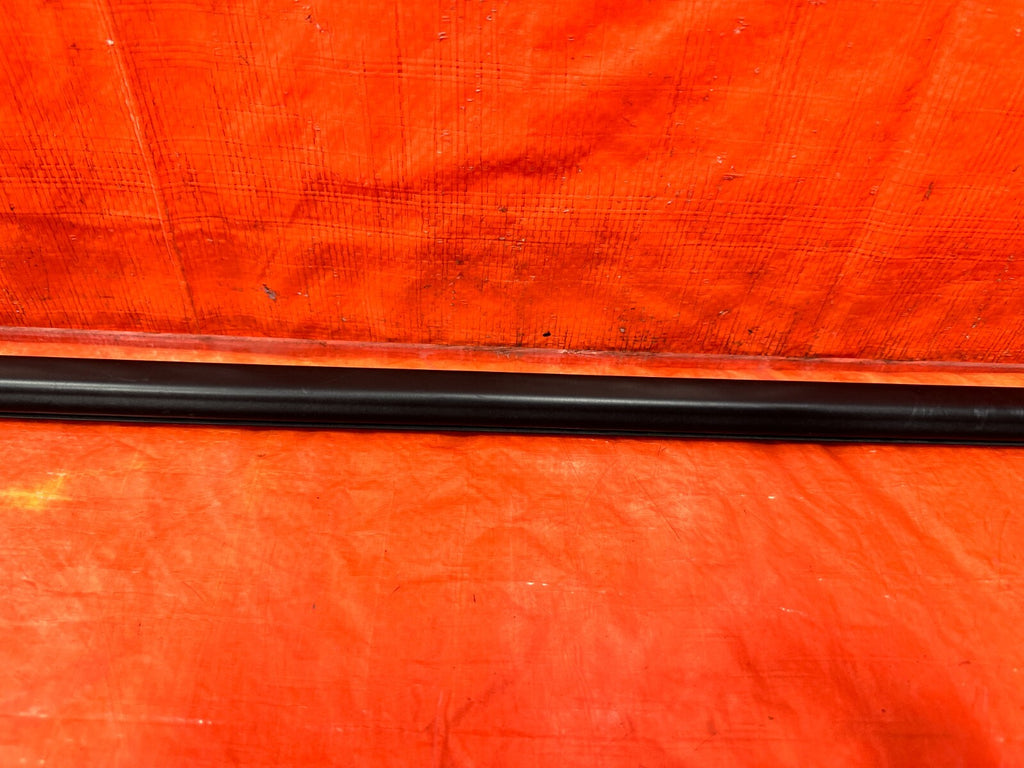 13 20 SUBARU BRZ   DRIVER LEFT EXTERIOR WINDOW GLASS TRIM   OEM #2923