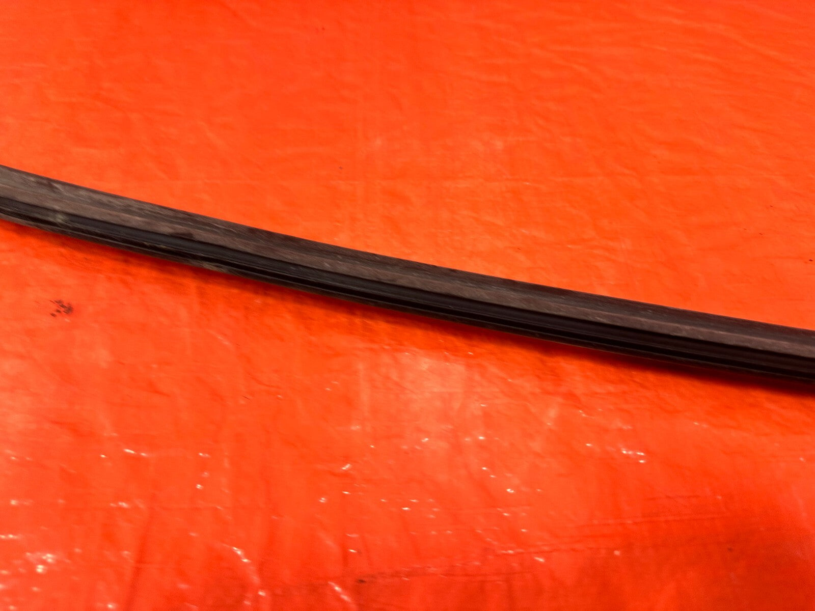 08 14 SUBARU IMPREZA WRX WAGON   PASSENGER RIGHT FRONT WINDOW GLASS RUN CHANNEL7