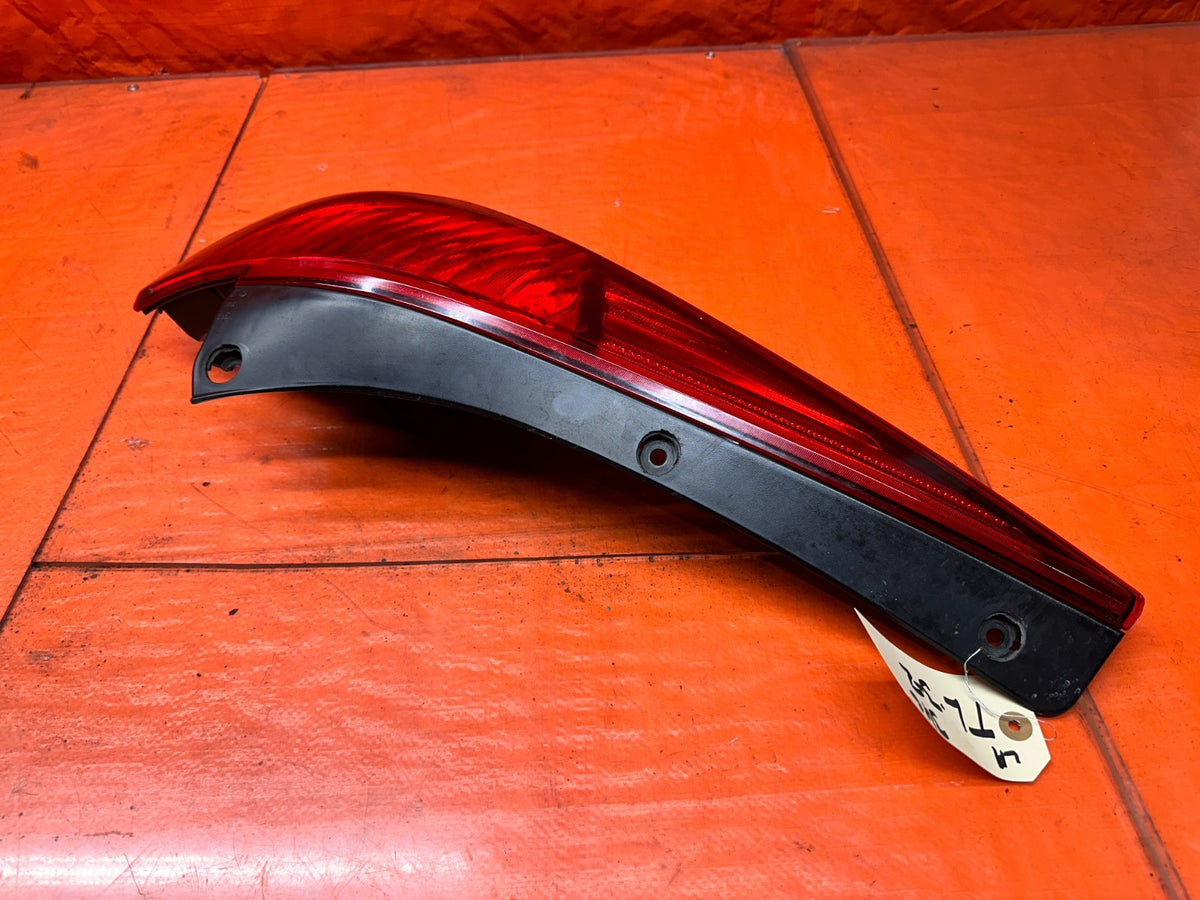 03-05 NISSAN 350Z 2D DRIVER LEFT REAR TAIL LIGHT LAMP ASSEMBLY OEM #3467