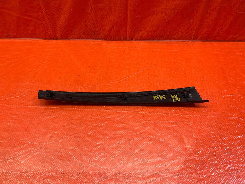 98 02 HONDA ACCORD SEDAN   PASSENGER RIGHT REAR DOOR SASH TRIM MOLDING OEM #1677