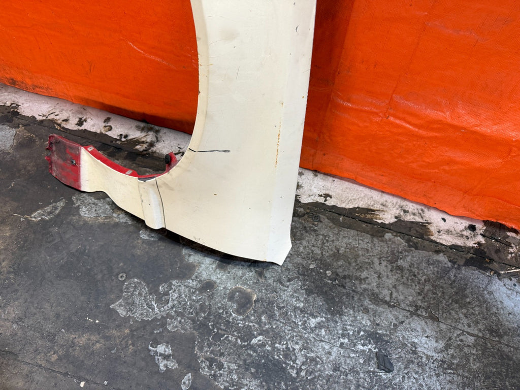 90 91 HONDA CIVIC HATCHBACK   FENDER   DRIVER LEFT SIDE FENDER   OEM 3253