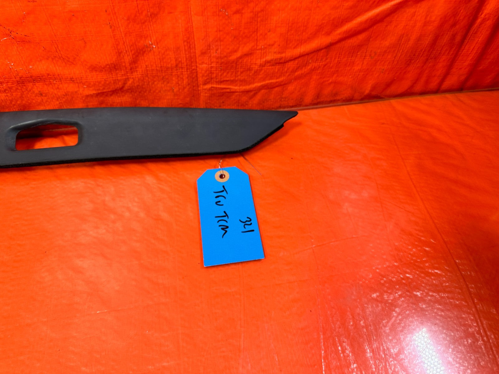 09 14 ACURA TSX   REAR TRUNK LICENSE PLATE LIGHT LAMP TRIM PLASTIC   OEM #3211