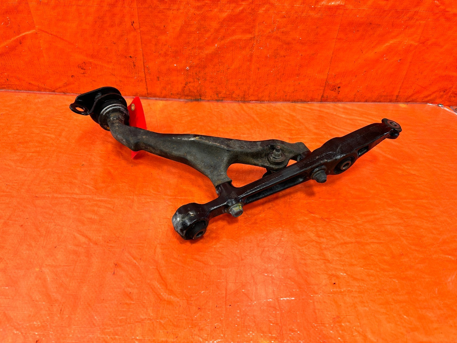 94 01 ACURA INTEGRA RIGHT FRONT SPINDLE KNUCKLE HUB AND ARMS OEM FACTORY OE #30911