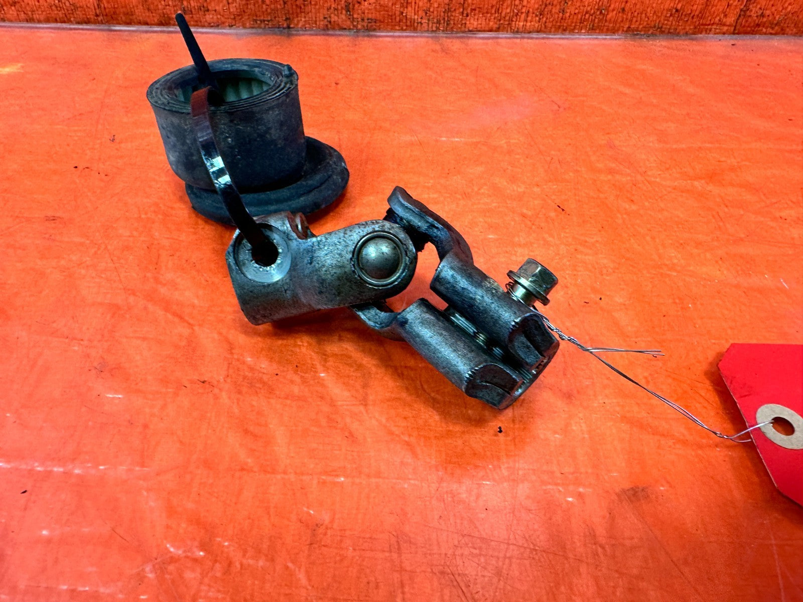 88 91 HONDA CIVIC   MANUAL STEERING COLUMN TO RACK U / B JOINT SWIVEL YOKE  3251