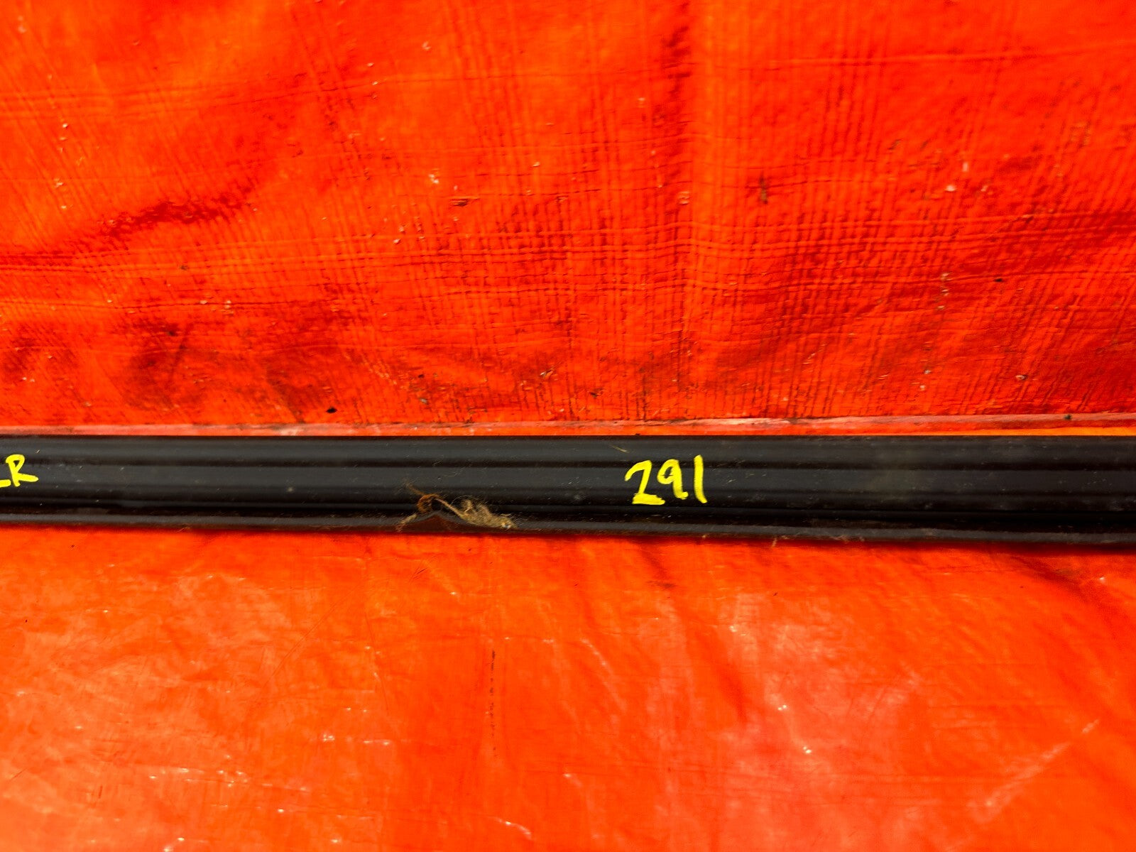 04 08 ACURA TSX   DRIVER LEFT REAR   INTERIOR INSIDE GLASS TRIM SEAL OEM 2916