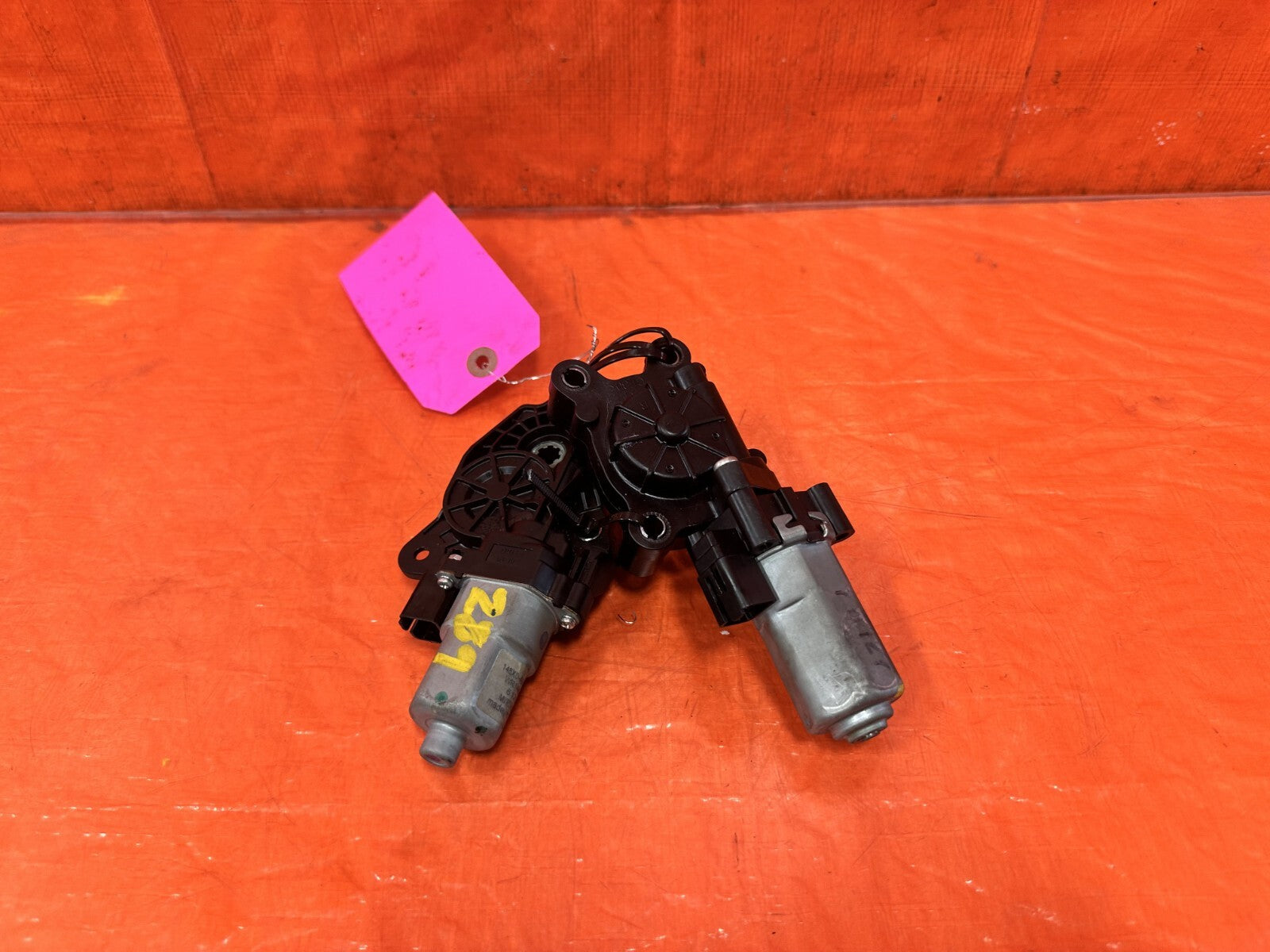 17 20 INFINITI Q60   PASSENGER RIGHT SEAT MOTORS   OEM FACTORY OE #2890