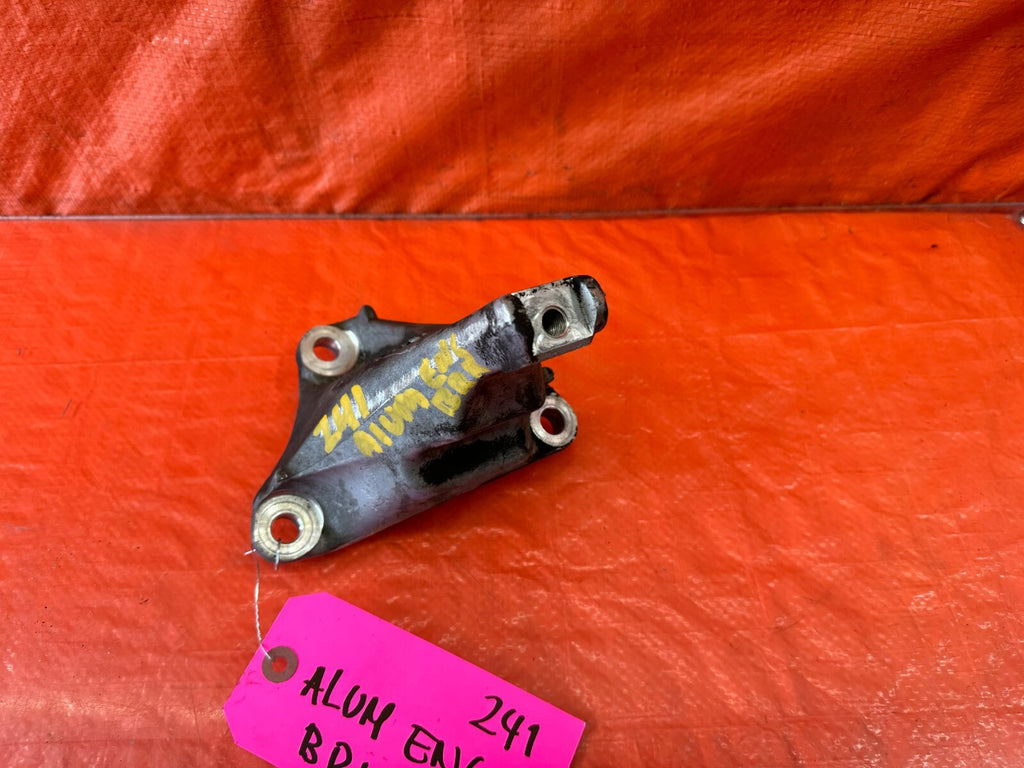13 17 HONDA ACCORD   4 CYLINDER   FRONT ALUMINUM ENGINE BRACKET   OEM #2412