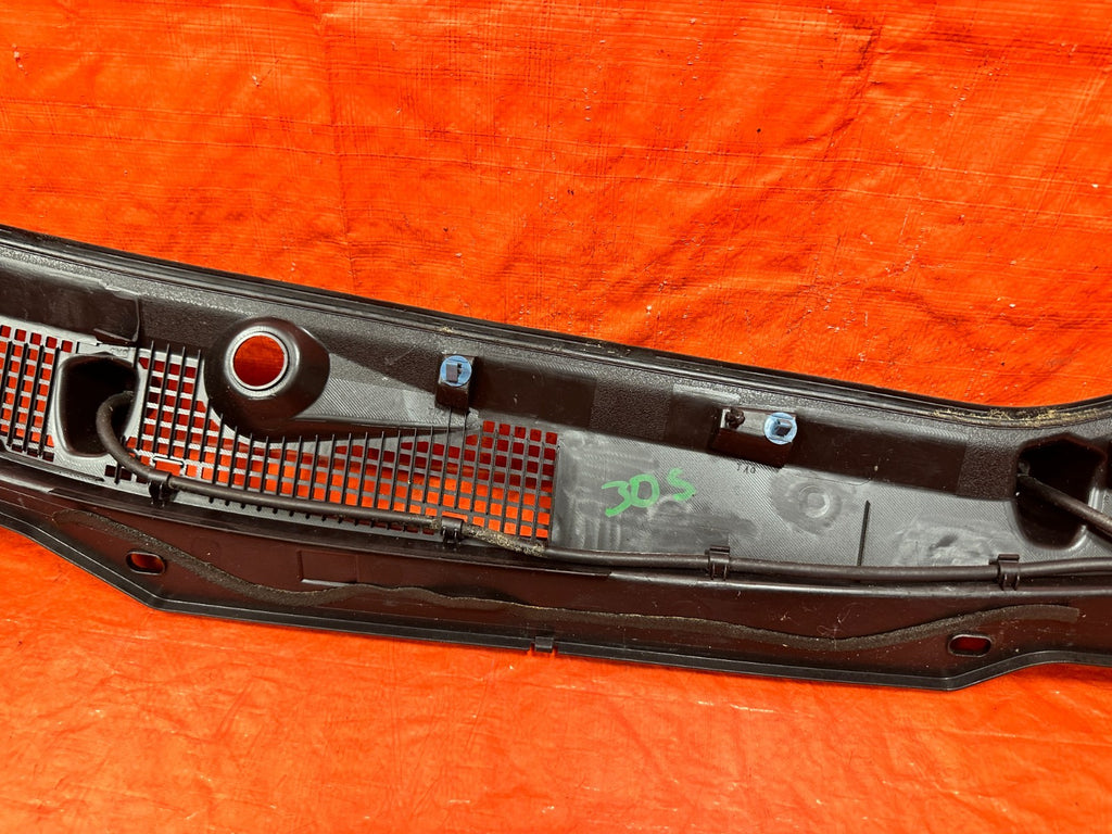 09 14 ACURA TSX   WINDSHIELD WIPER COWL TRIM PLASTIC BEZEL   OEM FACTORY #3058