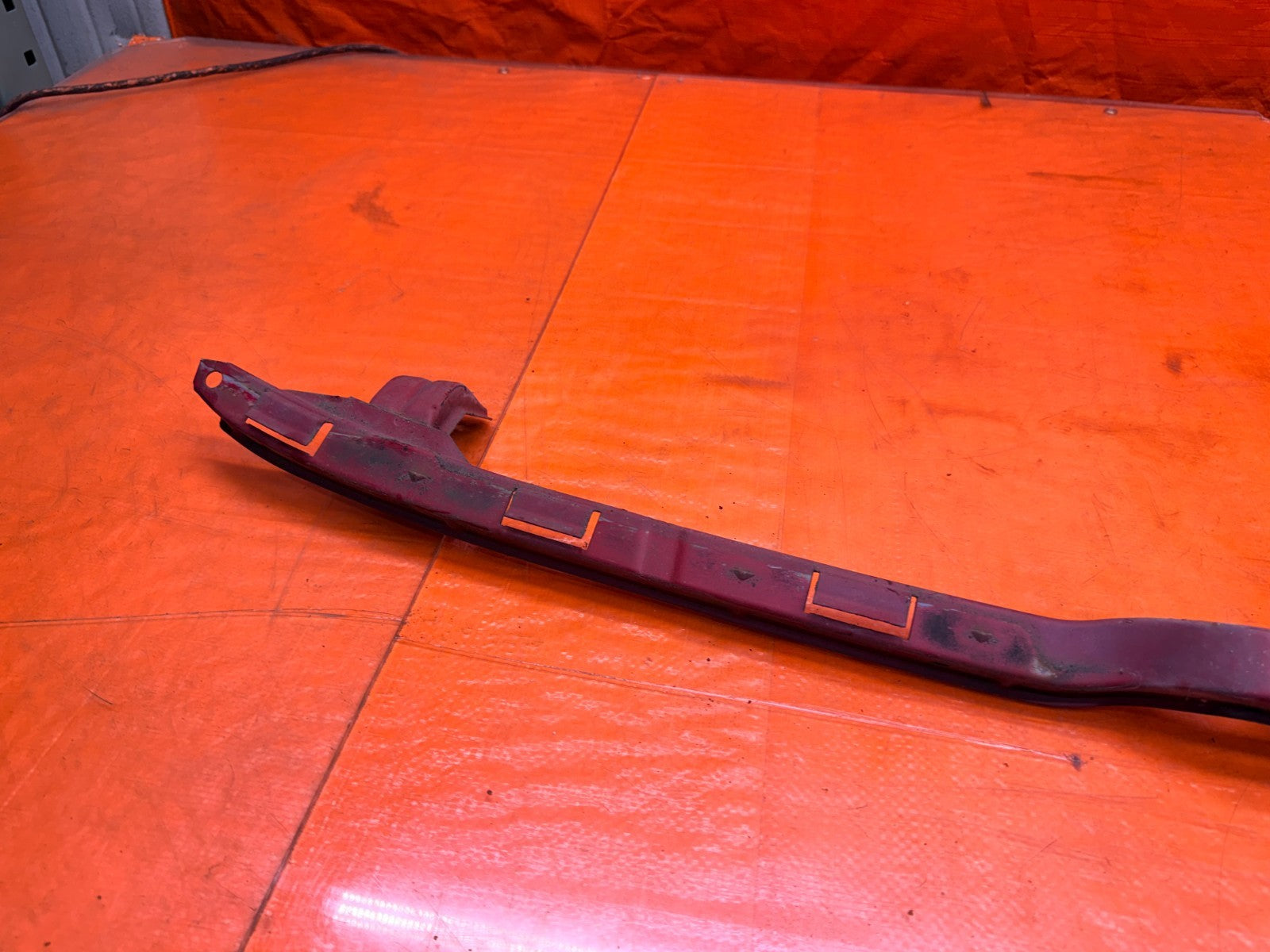 97 01 HONDA PRELUDE 2.2L FRONT HEADLIGHT LAMP MOUNTING BRACKET SUPPORT OEM #33610