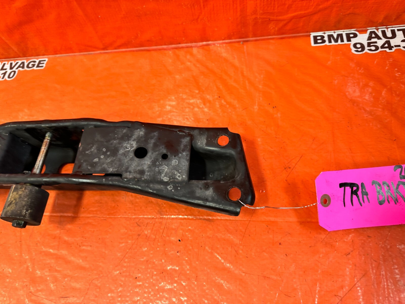 03 09 NISSAN 350Z   AUTOMATIC TRANSMISSION BRACKET   OEM FACTORY #2625