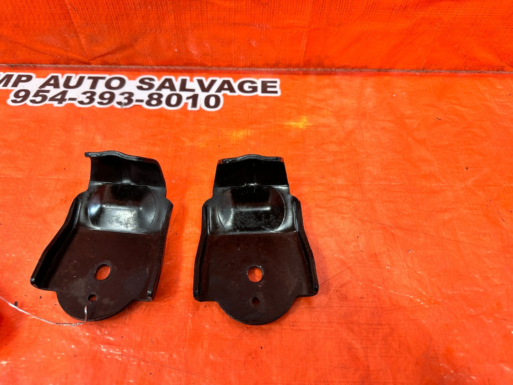 03 09 NISSAN 350Z   LEFT AND RIGHT ENGINE MOUNT MOUNTING STAY BRACKETS OEM 2625