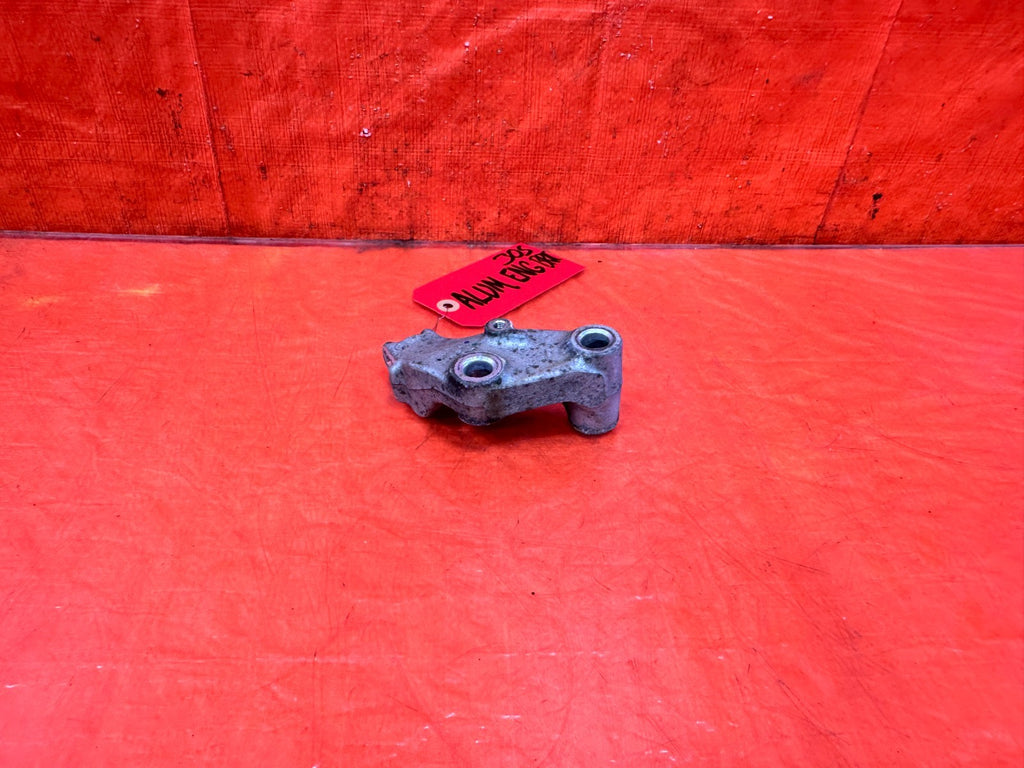 09 14 ACURA TSX   2.4L   K24Z3   PASSENGER RIGHT ALUMINUM ENGINE MOUNT BRACKET1