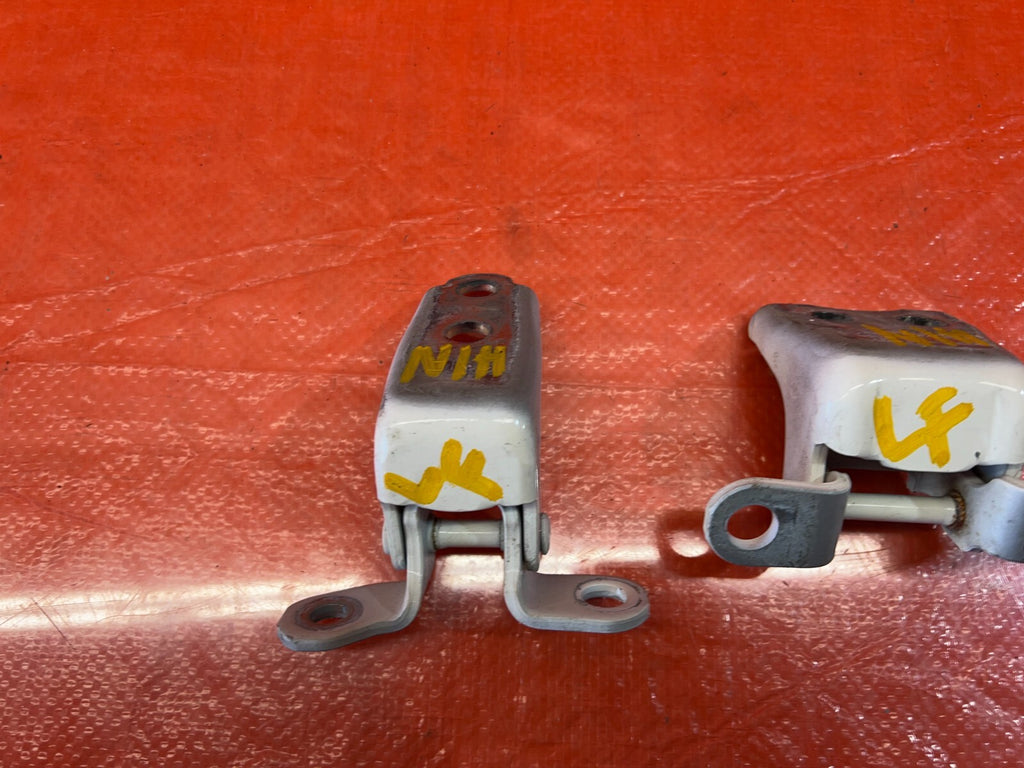 09 14 ACURA TSX   DRIVER LEFT FRONT DOOR HINGE SET UPPER LOWER   OEM OE #1587