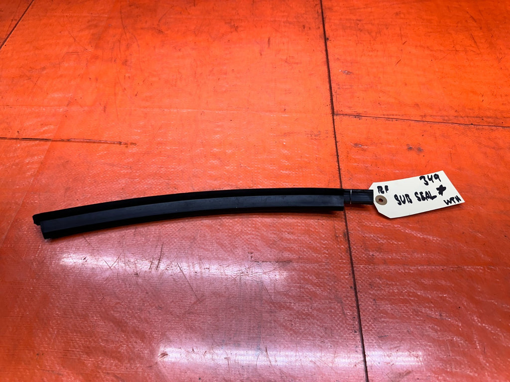 1994-2001 ACURA INTEGRA 2D PASSENGER RIGHT DOOR SUB SEAL WEATHERSTRIP OEM #3490