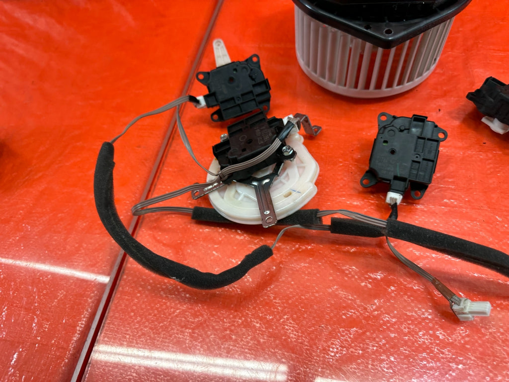 14 20 INFINITI Q50 17 20 Q60   BLOWER W/ HEATER FLAP BLOWER MOTOR ACTURATOR #1856