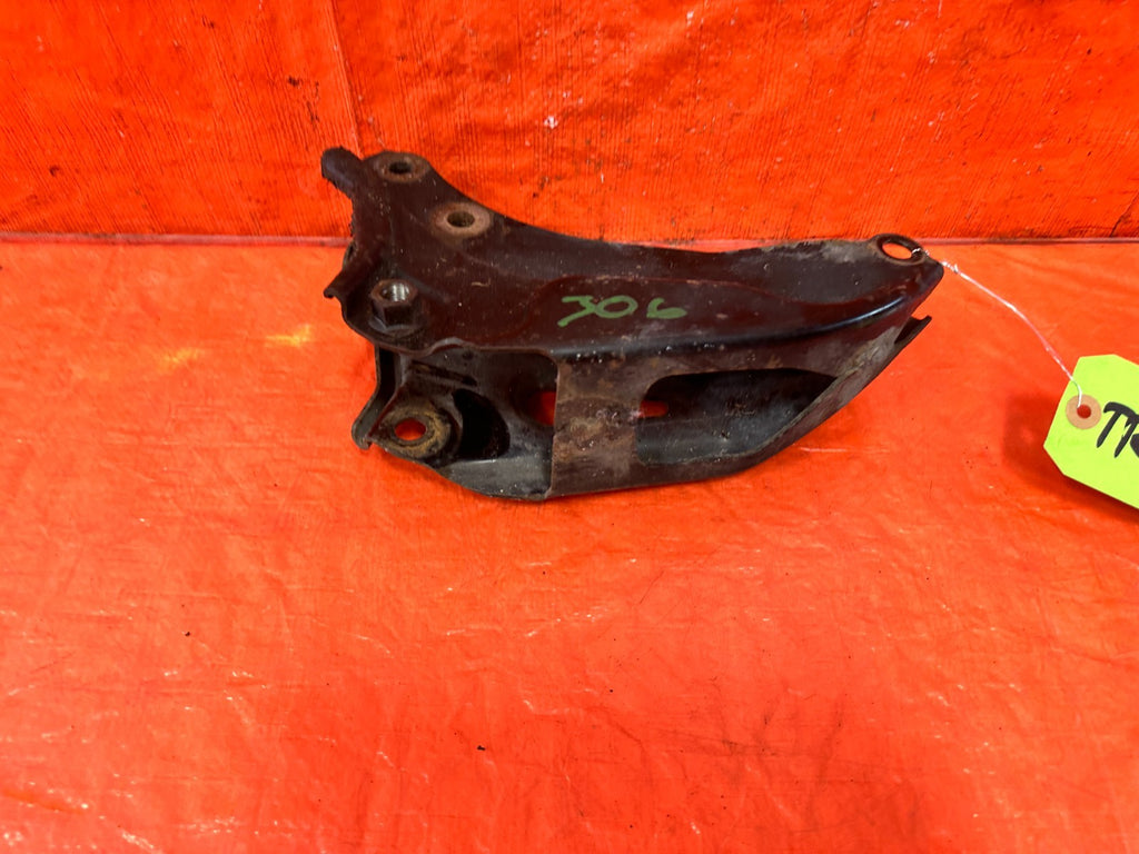 02 06 ACURA RSX MANUAL   5 & 6 SPEED TRANSMISSION MOUNT BRACKET OEM #3061