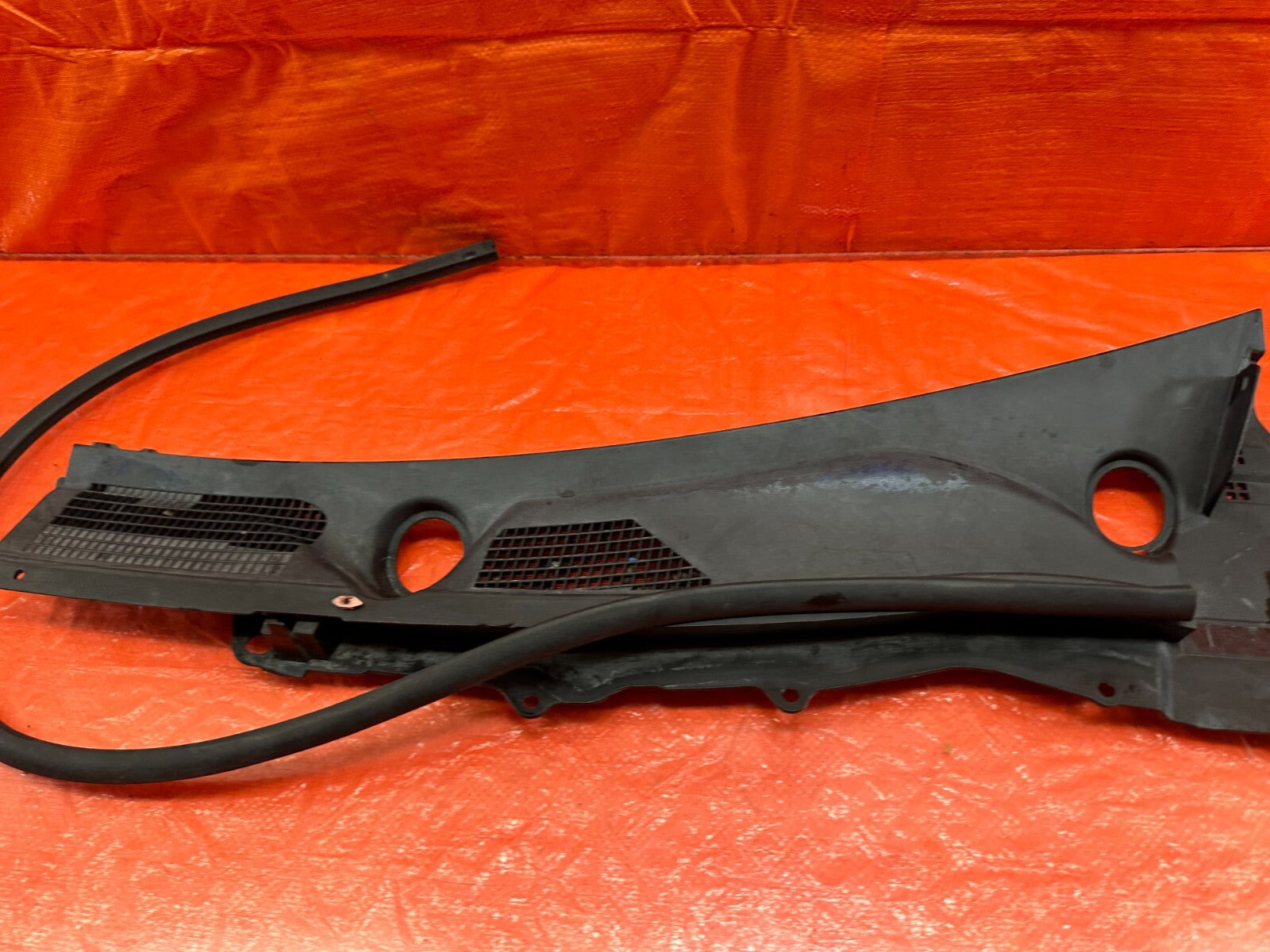 08 15 INFINITI G37 & Q60   2D COUPE   WIPER COWL TRIM   LEFT SIDE   OEM #2076