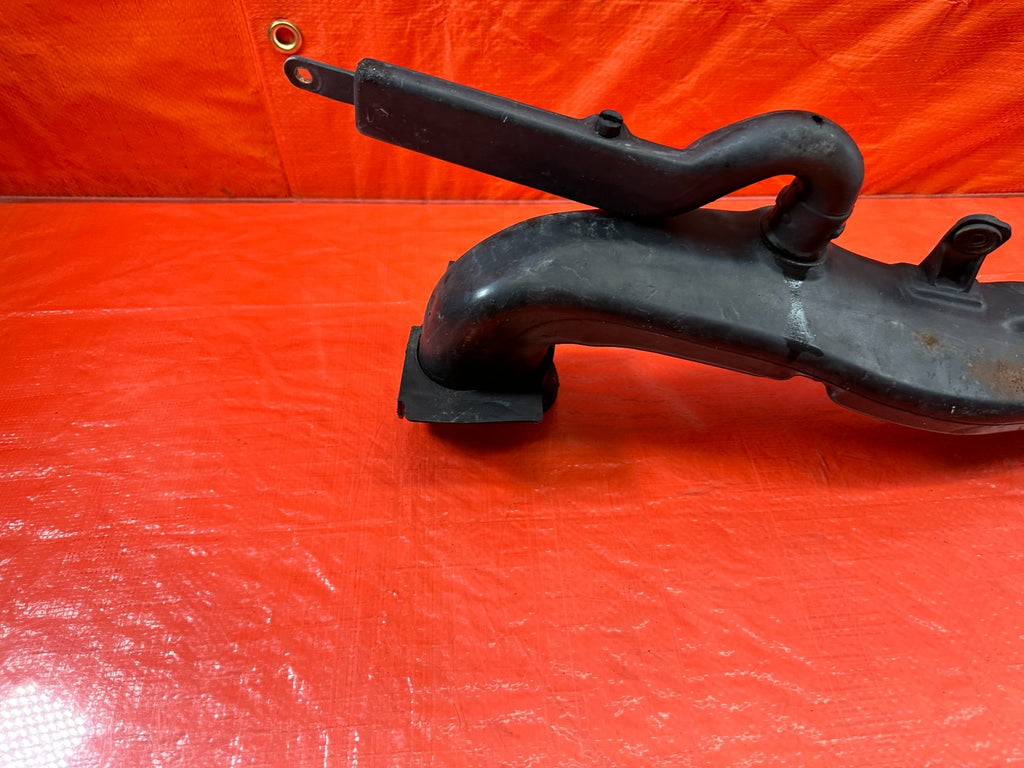 92 93 ACURA INTEGRA   INTAKE SNORKEL SECOND INLET PIPE B   OEM FACTORY #18910
