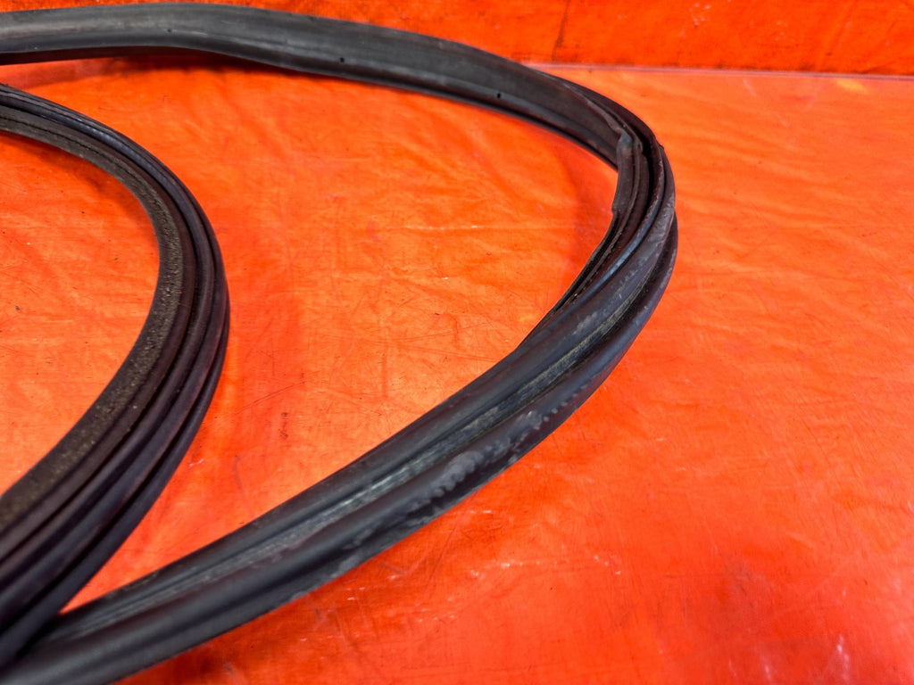 04 11 MAZDA RX8 RX 8   TRUNK WEATHER STRIP TRIM GASKET LINER RUBBER   OEM #3031