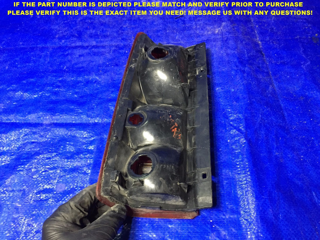 OEM 1985   2005 CHEVROLET CHEVY ASTROVAN PASSENGER RIGHT TAIL LIGHT R RH5
