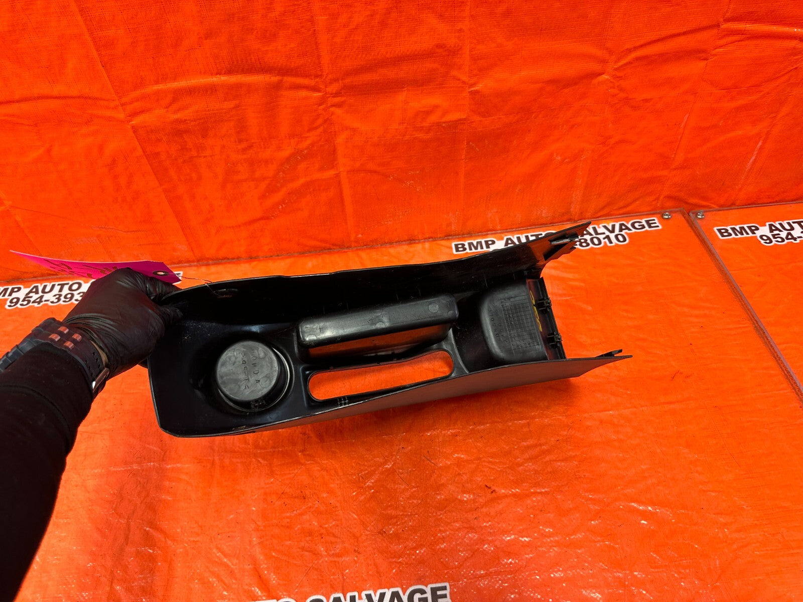 02 05 HONDA CIVIC SI EP3   ARM REST CENTER CONSOLE   REAR PORTION   OEM #25810