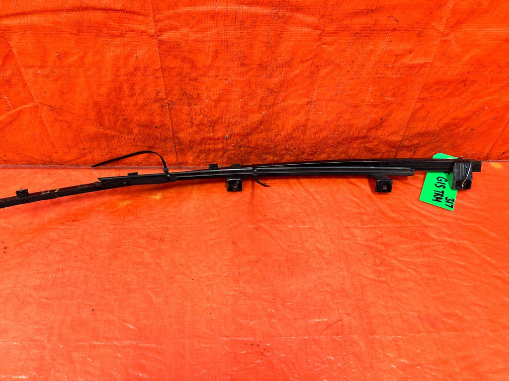 90 91 HONDA CIVIC HATCHBACK   RIGHT WINDOW GLASS GUIDE 2 PIECE SET OEM 3172