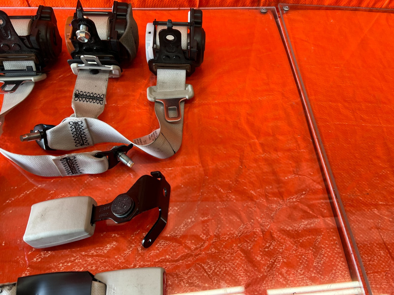 2017 INFINITI Q50 RED SPORT 400   COMPLETE REAR SEAT BELT SET LEFT RIGHT CENTER8