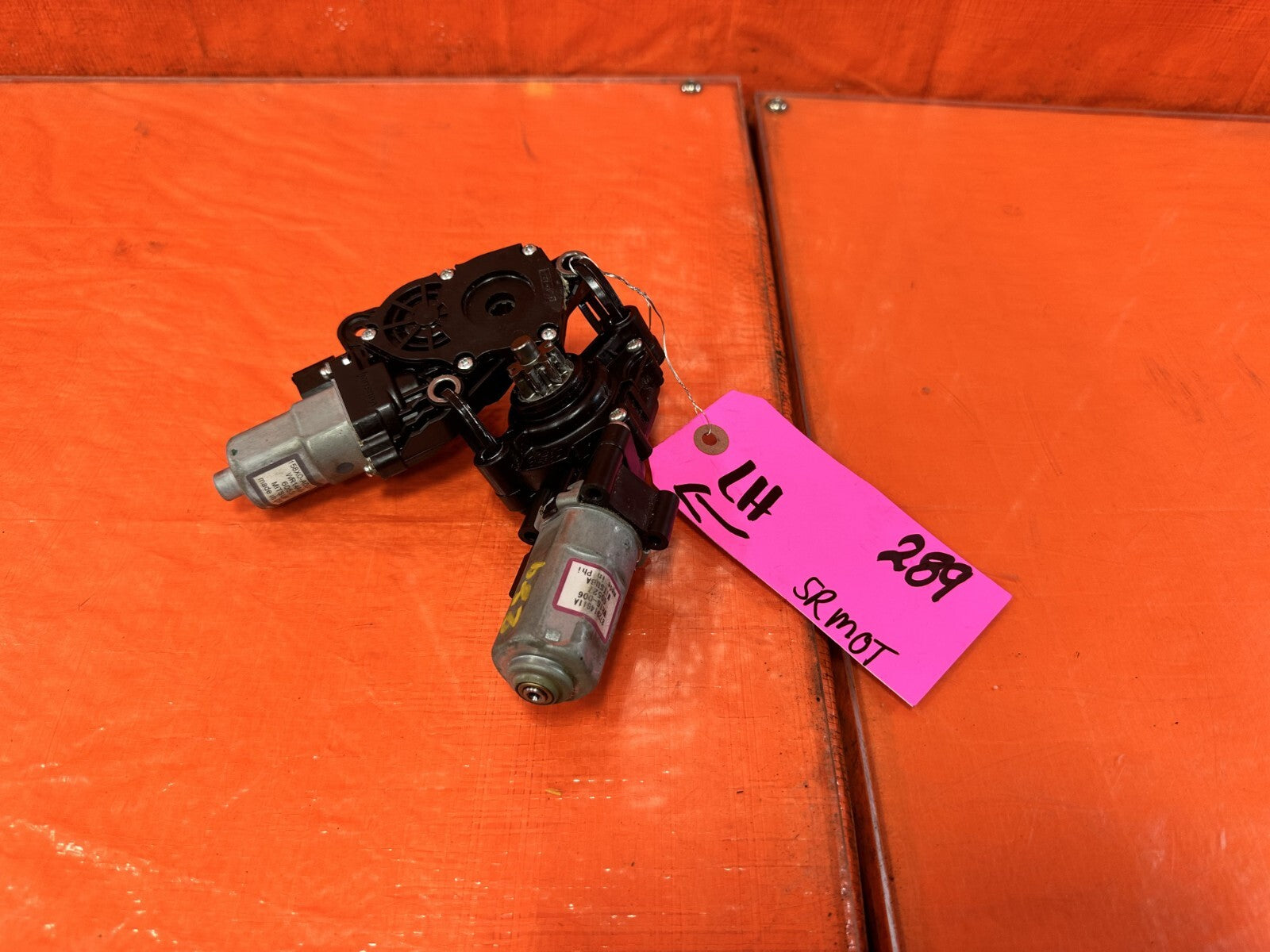17 20 INFINITI Q60   DRIVER LEFT SEAT MOTORS   OEM FACTORY OE #2890