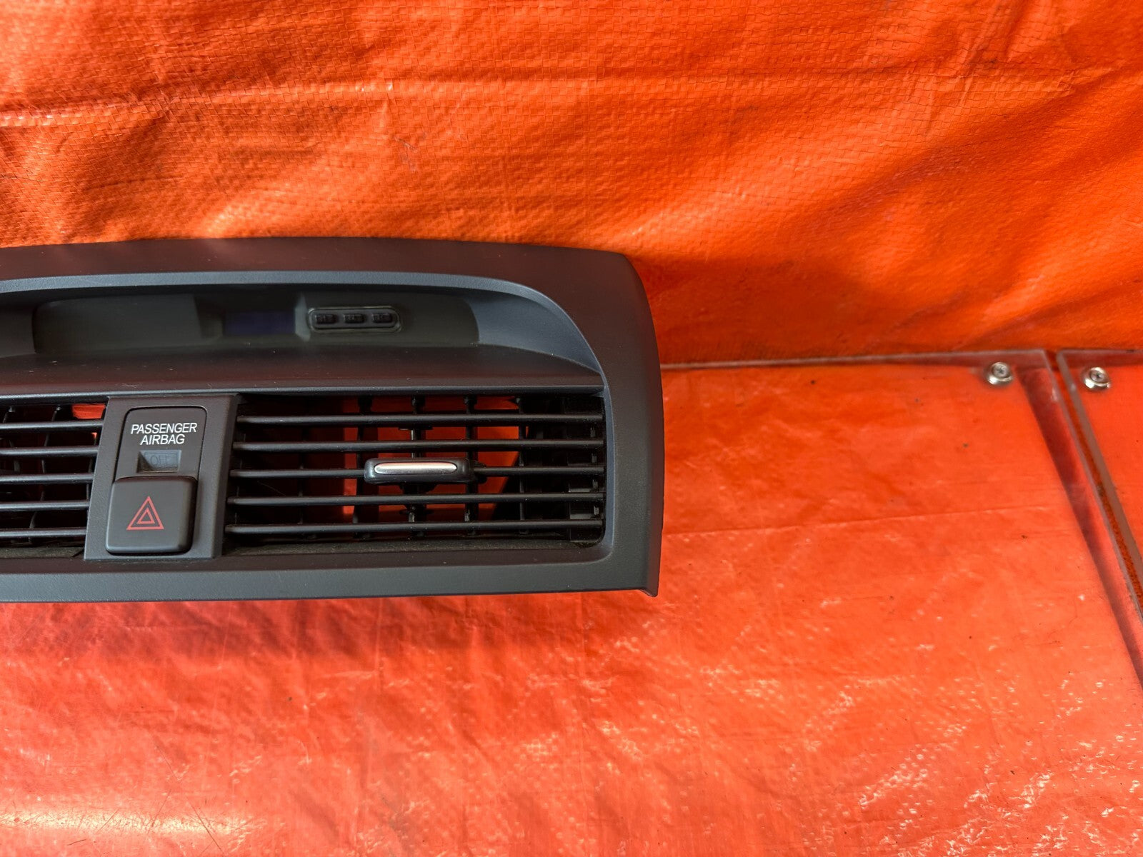05 08 ACURA TL   CENTER DASH BOARD AIR CONDITIONING AC VENT W/ DISPLAY   OEM 2341