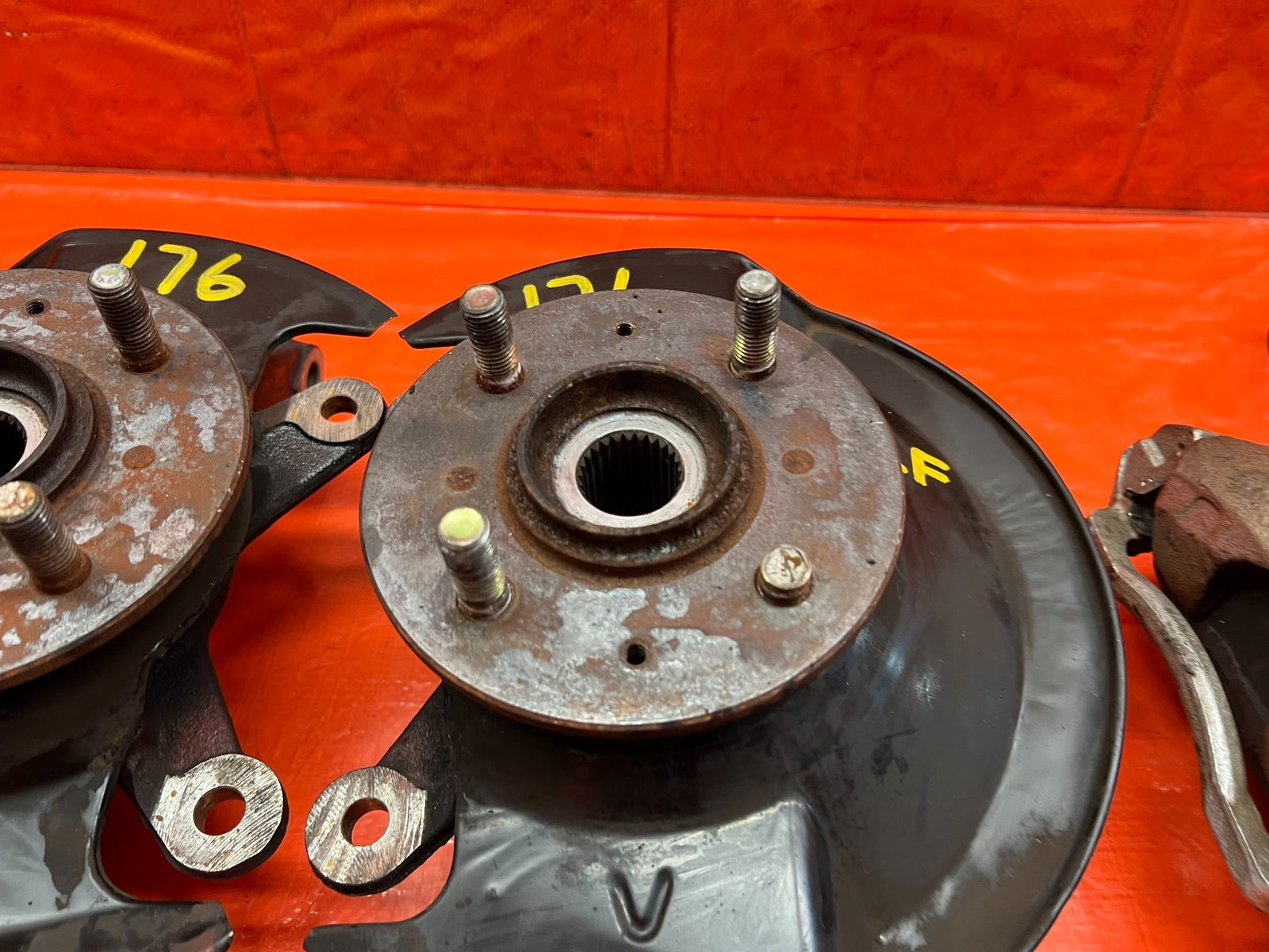 EP3 HONDA CIVIC SI   4x100 FRONT SPINDLE KNUCKLE CONVERSION   LEFT RIGHT OEM 17610