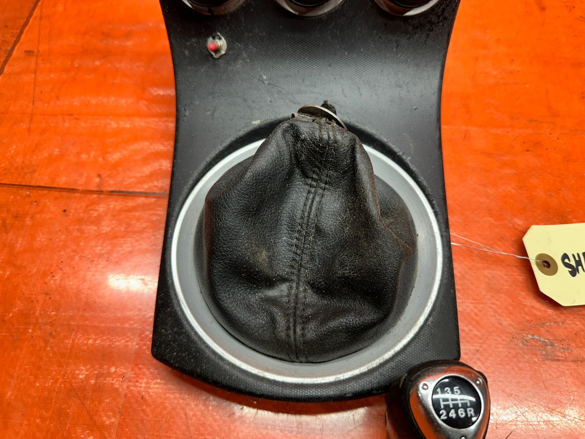 03-08 NISSAN 350Z 3.5L 6 SPEED MANUAL SHIFTER BEZEL CENTER CONSOLE OEM #3465