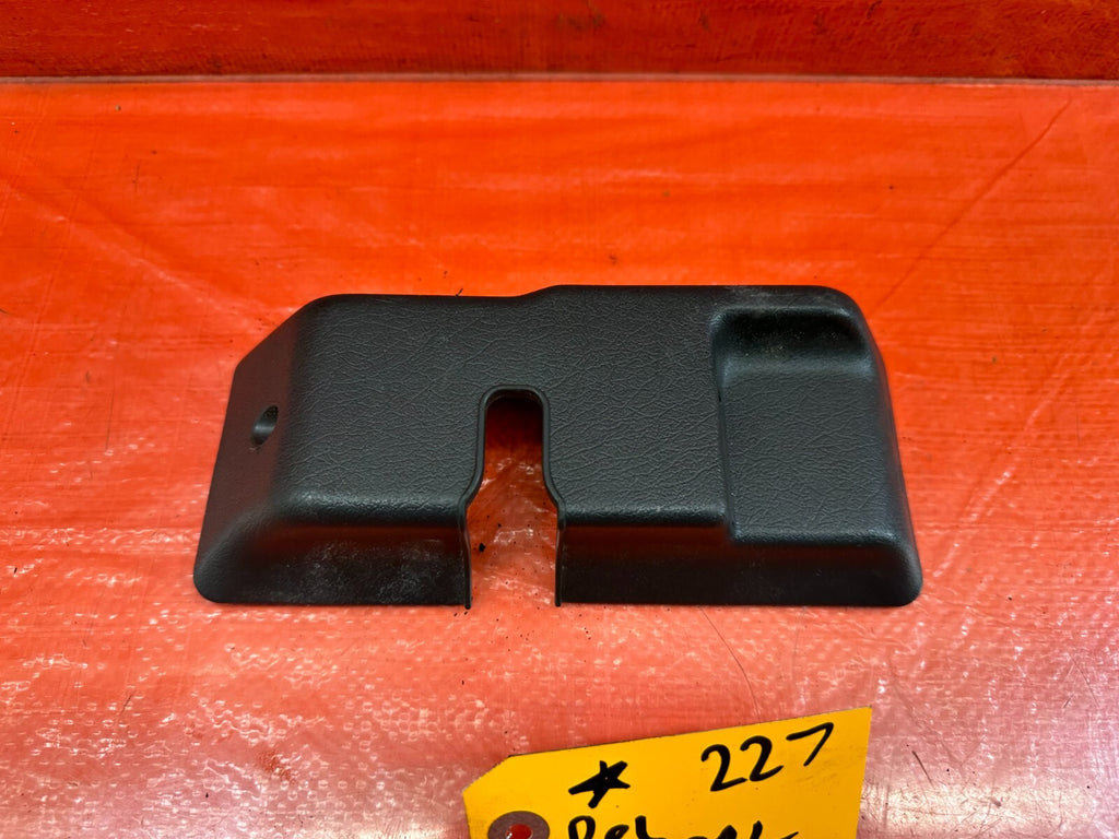 93 97 HONDA DEL SOL   TARGA TOP CATCH RELEASE W/ PLASTIC TRIM   OEM #2276