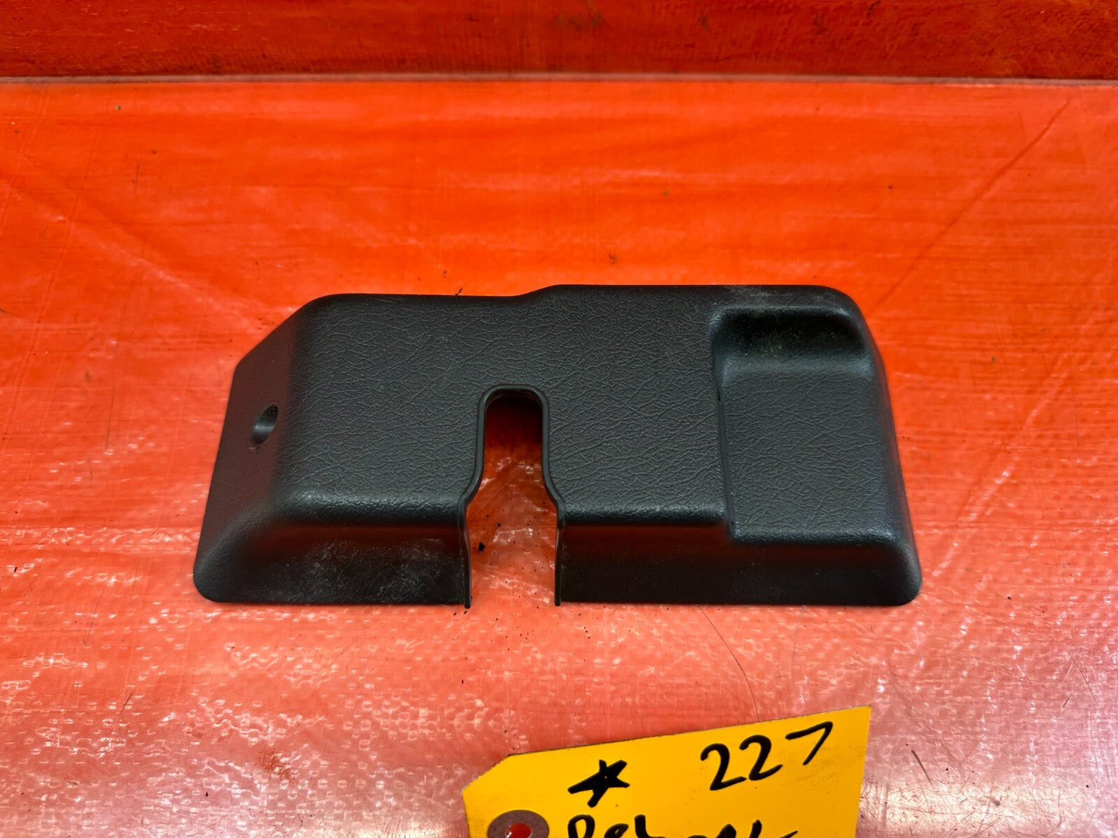 93 97 HONDA DEL SOL   TARGA TOP CATCH RELEASE W/ PLASTIC TRIM   OEM #2276