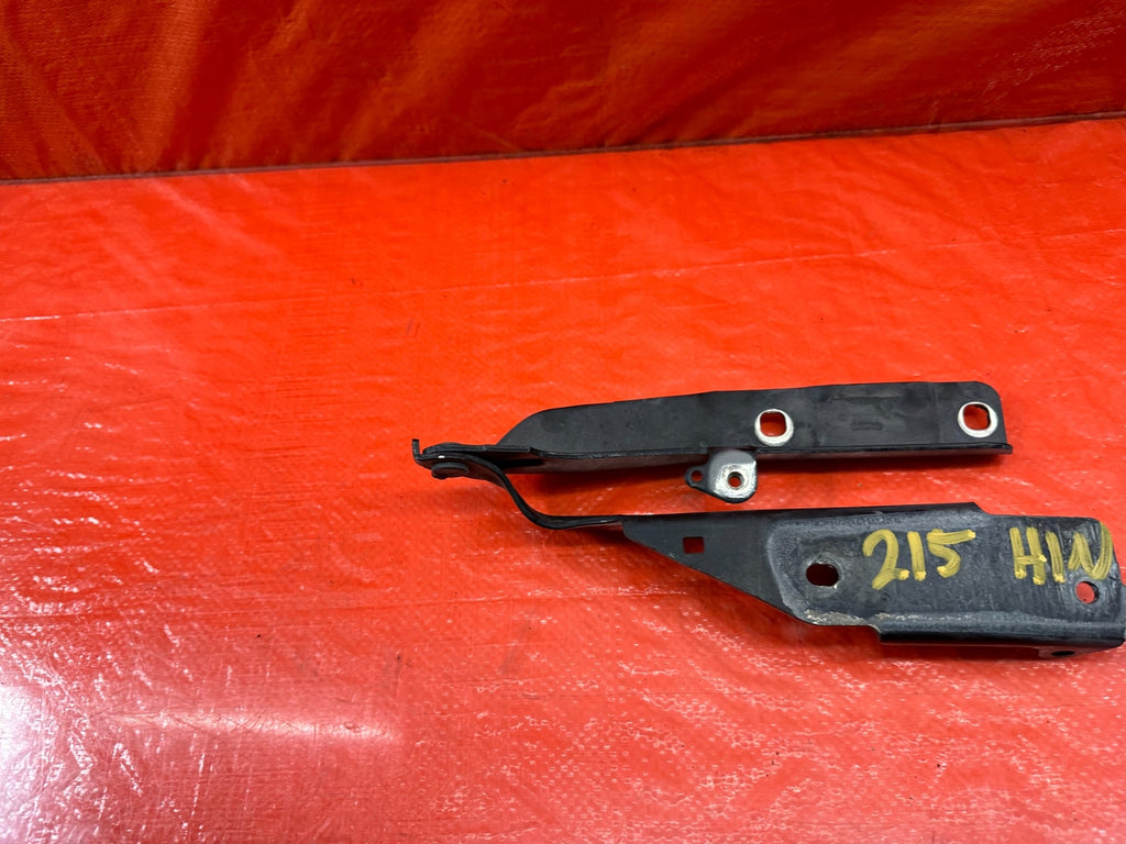 14 20 INFINITI Q50   DRIVER LEFT   HOOD HINGE   OEM FACTORY OE #2156