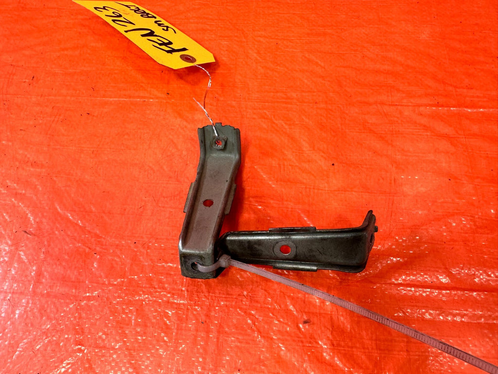 97 01 HONDA PRELUDE   LEFT AND RIGHT FENDER STAY RETAINER BRACKETS   OEM #2636