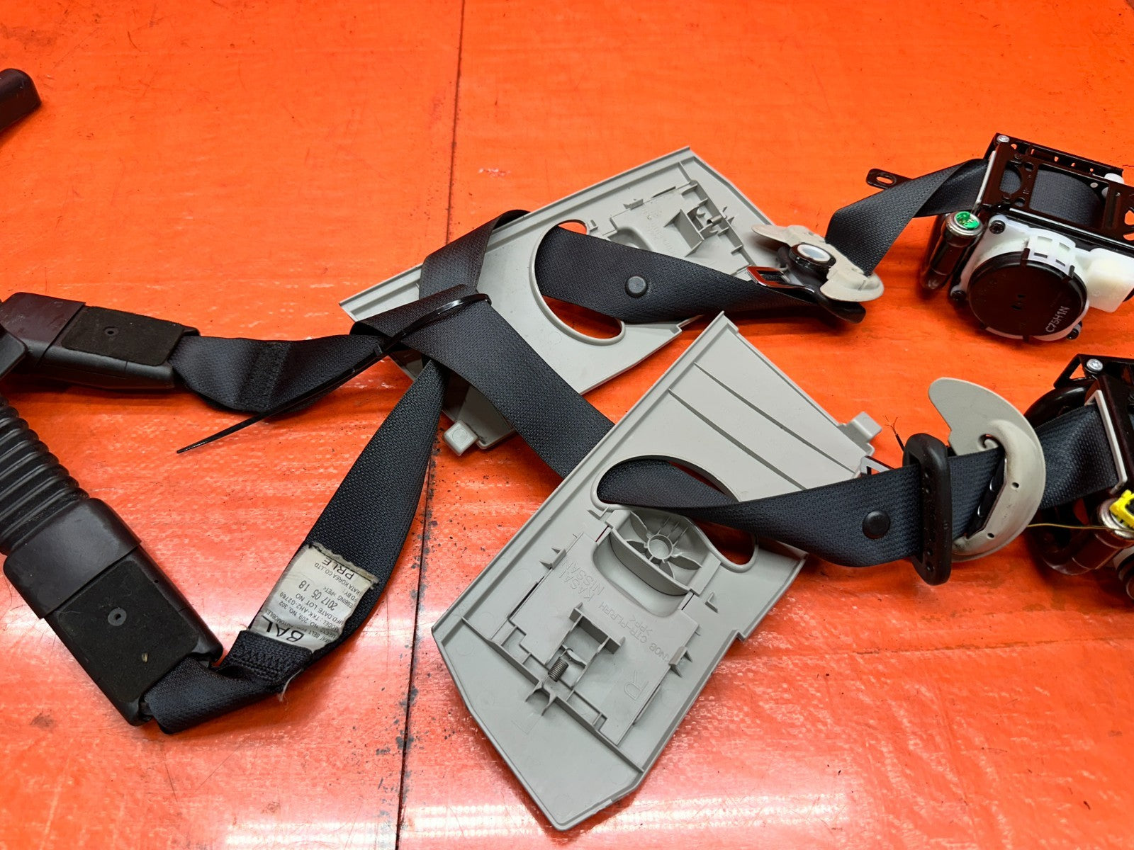 14 24 INFINITI Q50   FRONT SEAT BELTS LEFT RIGHT RETRACTORS   OEM #Q50 *_*10