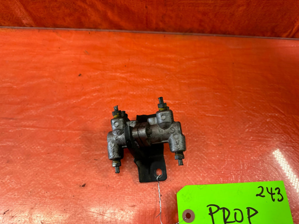 88 91 HONDA CRX DX HF   BRAKE PROPORTIONING VALVE PROP VALVE   OEM FACTORY #2434